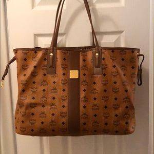 MCM Large Reversible Liz Shopper in Visetos